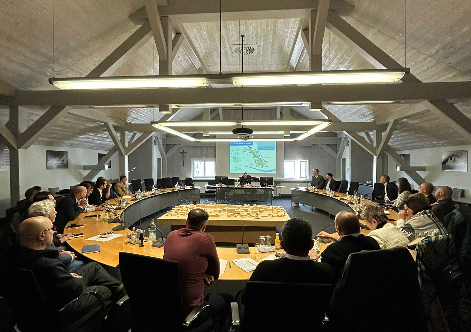 VIZITĂ TEHNICĂ LA PRIMUL PROIECT DE ENERGIE GEOTERMALĂ ÎN SISTEM CU BUCLĂ ÎNCHISĂ (CLGS) DIN EUROPA